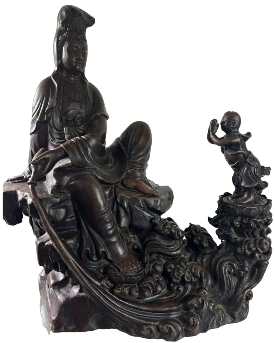 Bronze Antique Japanese Meiji (1868 - 1912) or Taisho (1912-1926) era Seated Kannon, contemplative: A Beautiful Antique Cast Bronze Detailed Sculpture of a seated Kannon from the Japanese Meiji (1868-1912) Era. The contemplative cast Kwan Yin (short for KwanShiYin) or Guanyin figure is seated in the