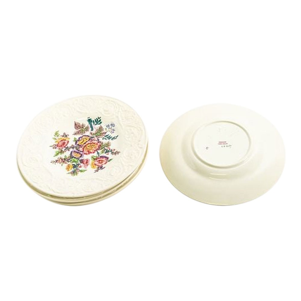 Wedgwood Patrician Creamware 9 in Flowered Plates (8 Plates) (1 of 15)