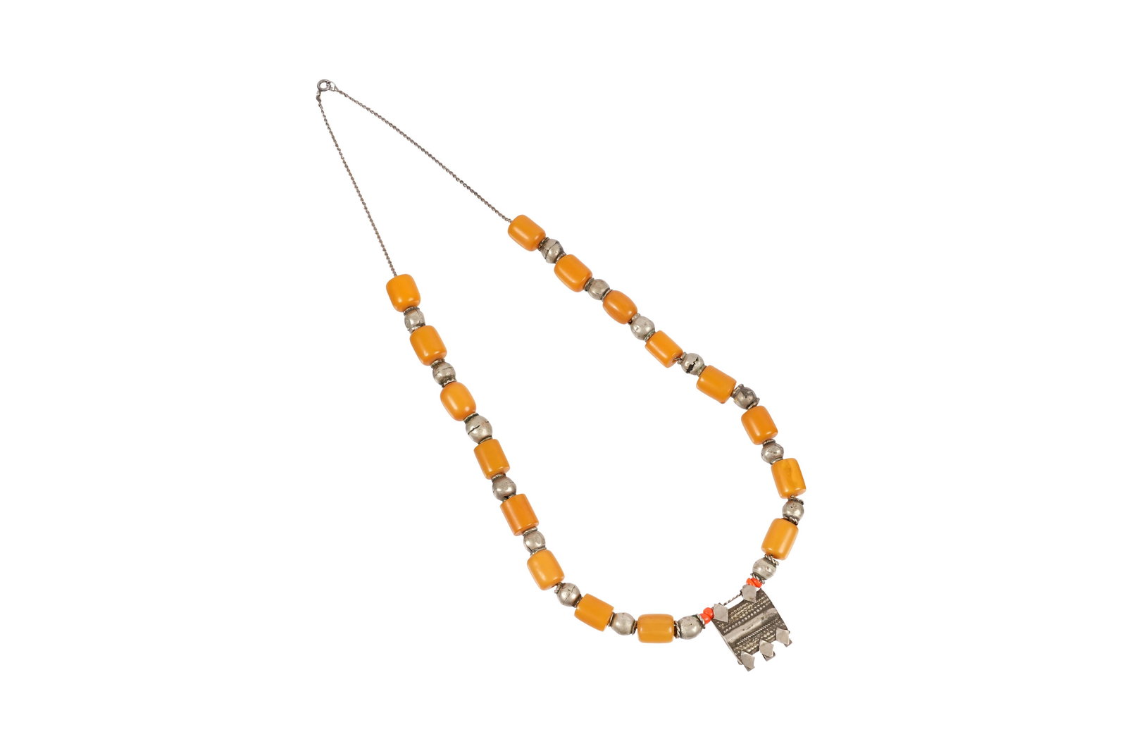 A YEMENI WHITE METAL NECKLACE WITH AMBER-TYPE BEADS Yemen, 20th century (1 of 4)