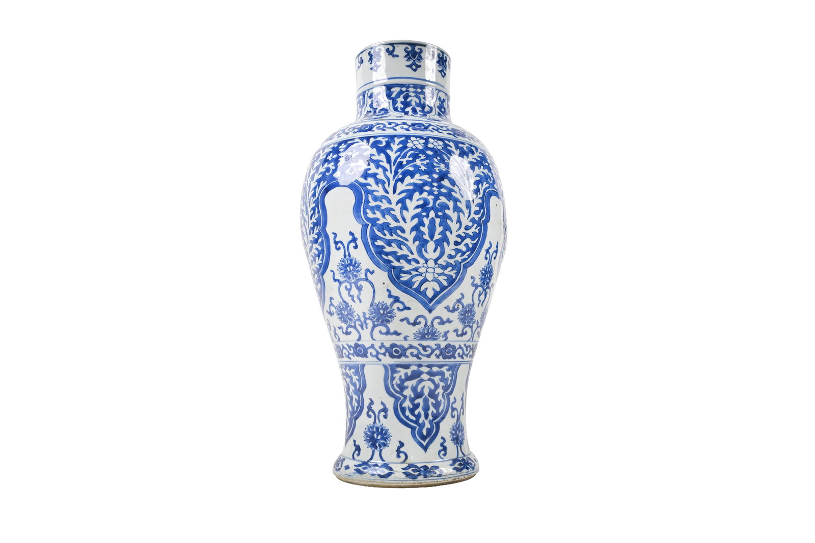 A BLUE AND WHITE CHINESE BALUSTER VASE Kangxi period (1 of 7)