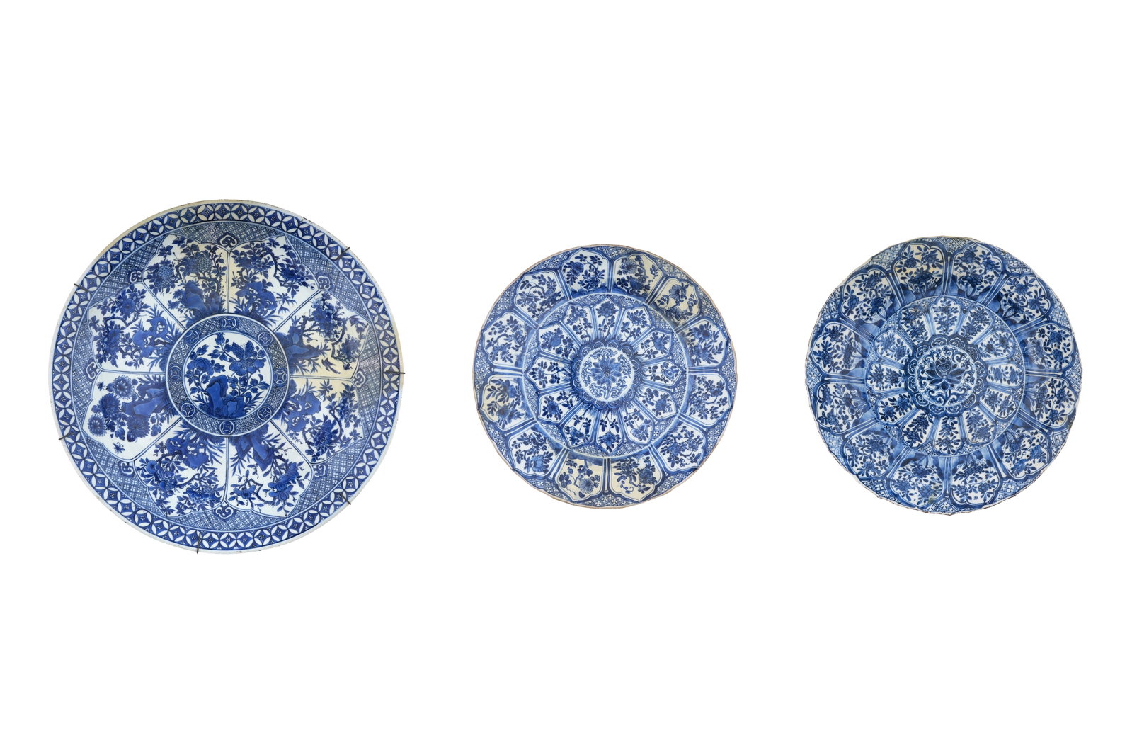 THREE CHINESE BLUE AND WHITE CHARGERS Qing dynasty, Kangxi period (1 of 11)
