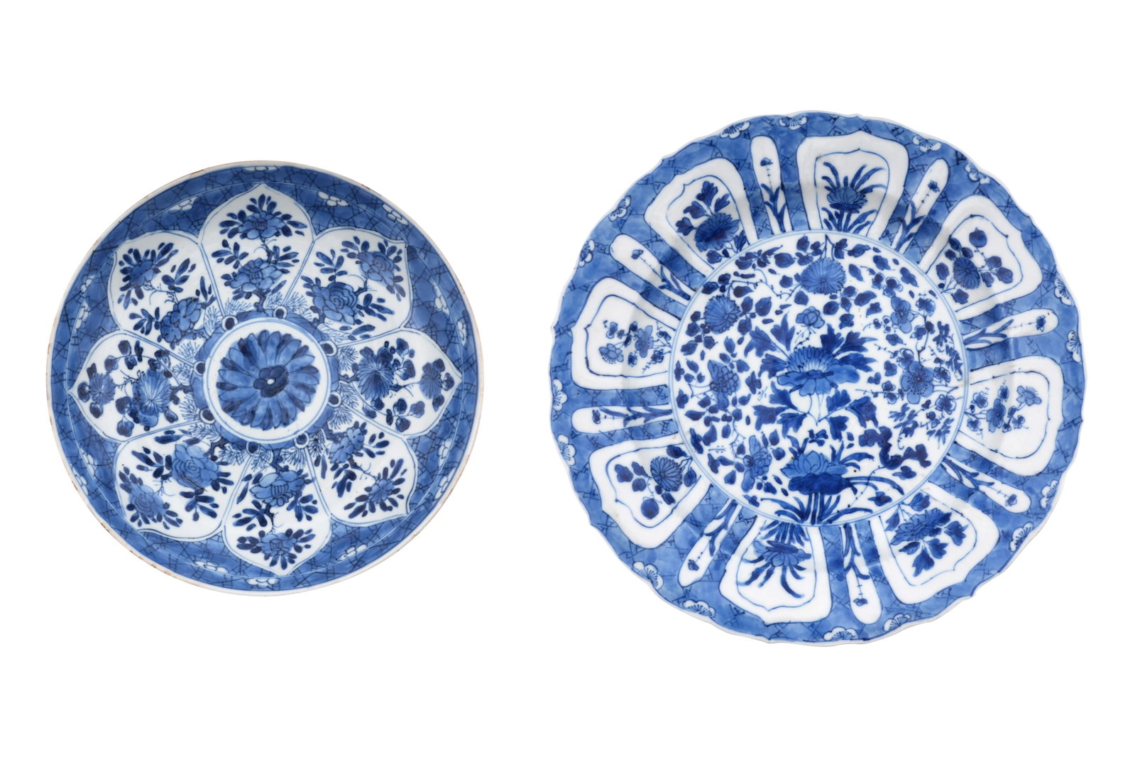 TWO CHINESE BLUE AND WHITE DISHES Kangxi period (1 of 7)