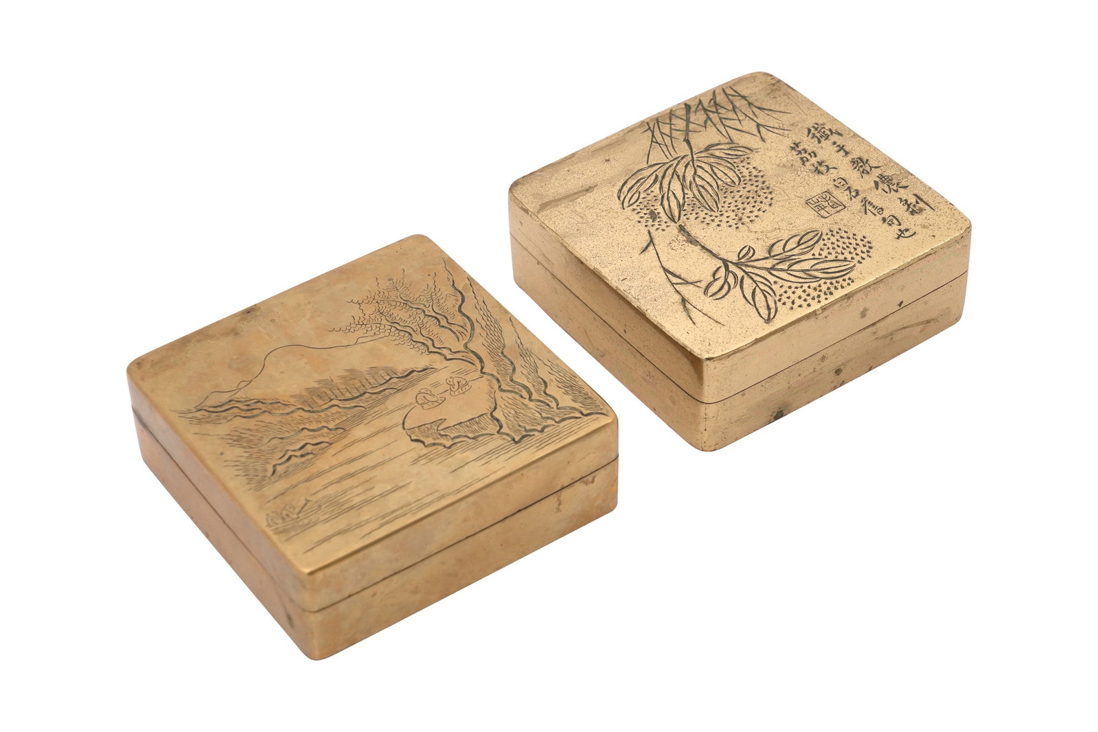 TWO CHINESE SQUARE BRASS FLINT BOXES AND COVERS Early 20th century (1 of 4)