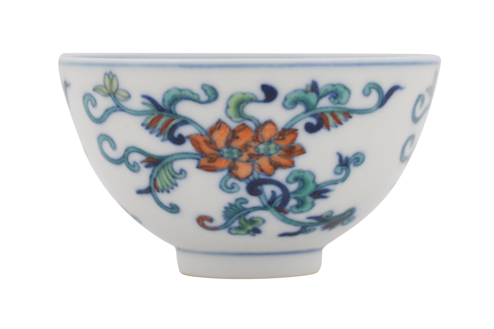 A SMALL CHINESE DOUCAI CUP 20th century (1 of 5)