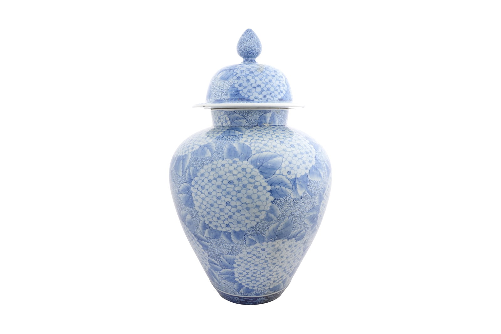 A JAPANESE BLUE AND WHITE ’HYDRAENGA’ JAR AND COVER Circa 1900 (1 of 4)