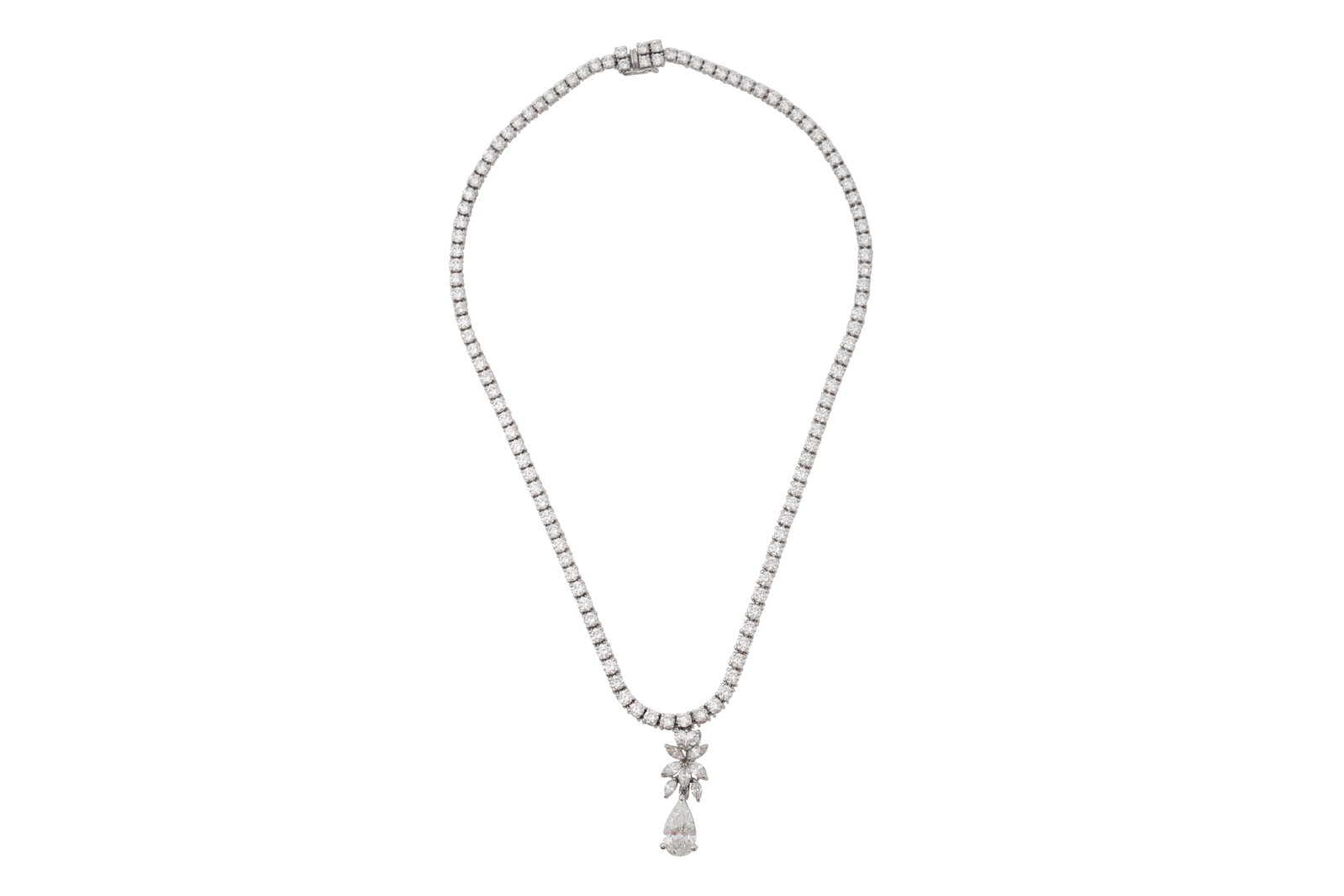 AN 18CT WHITE GOLD AND DIAMOND TENNIS NECKLACE WITH PENDANT: AN 18CT WHITE GOLD AND DIAMOND TENNIS NECKLACE WITH PENDANT With 113 round cut diamonds forming the chain, of approximately 0.15 carats each, suspending a pendant of a heart shape diamond of approxima