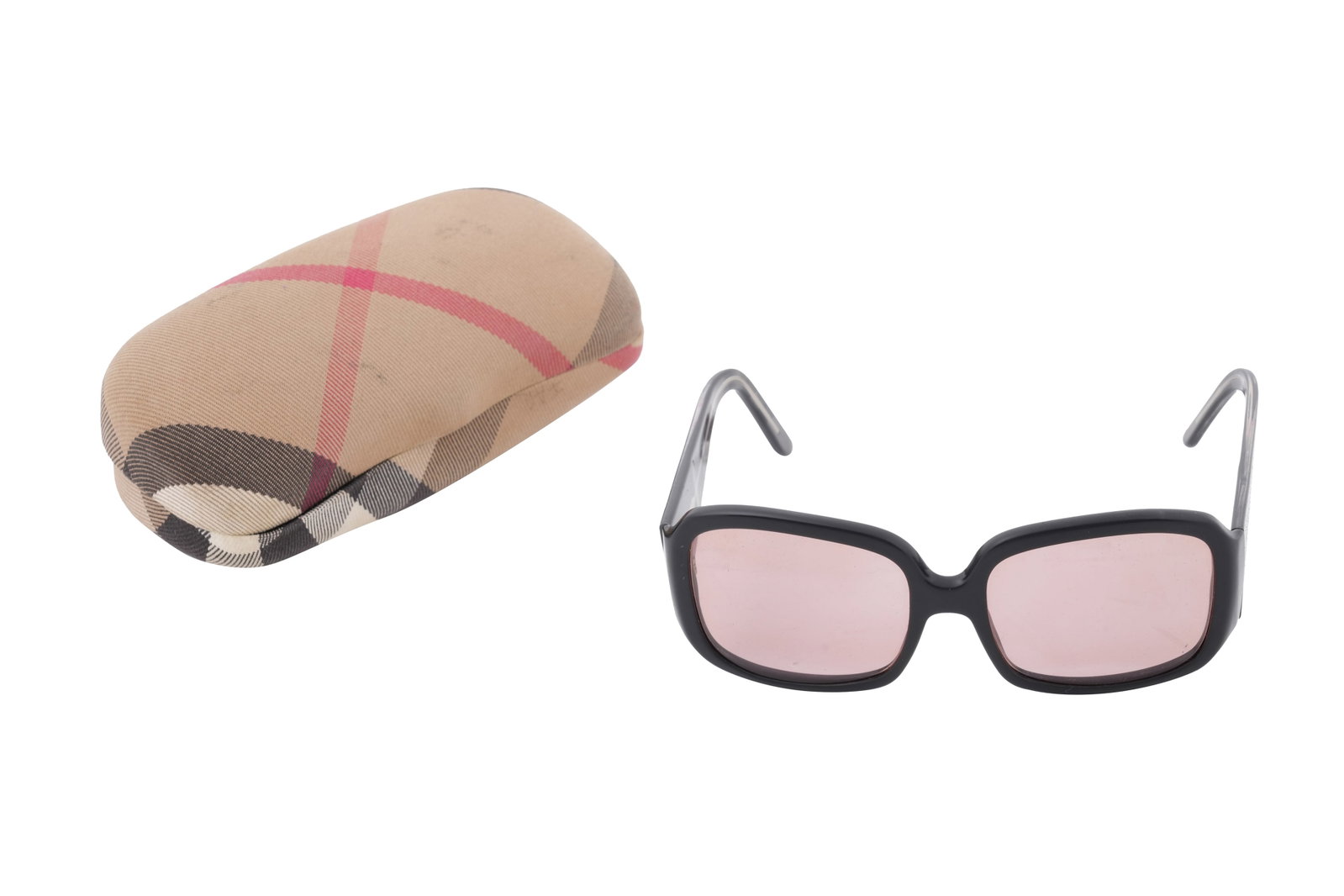 A PAIR OF BURBERRY SUNGLASSES WITH CASE England (1 of 6)
