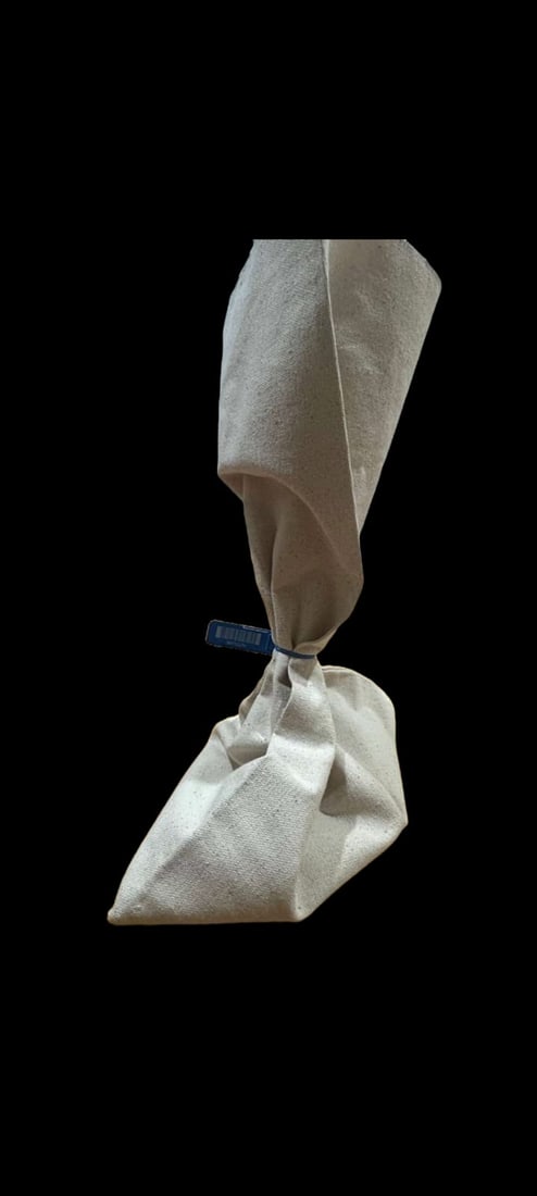 QTY 25 $2.5 Indian Head Gold Sealed Bag BU Stock photo: This sealed bag contains 25 $2.5 Indian Head Gold Coins in Brilliant Uncirculated (BU) condition showing strong mint luster and sharp features. Each coin features the iconic incuse Indian Head design