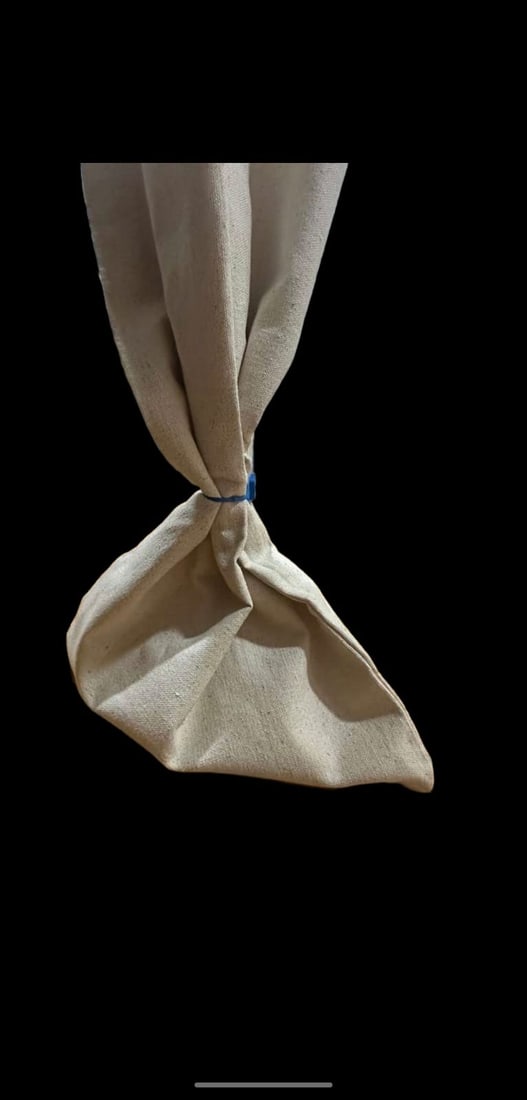 BU $25 1 oz Canadian Silver Maple Leaf BAG: This sealed bag contains 25 Brilliant Uncirculated (BU) 1 oz Canadian Silver Maple Leaf coins struck in .9999 fine silver. Each coin features the iconic Maple Leaf design from the Royal Canadian Mint.