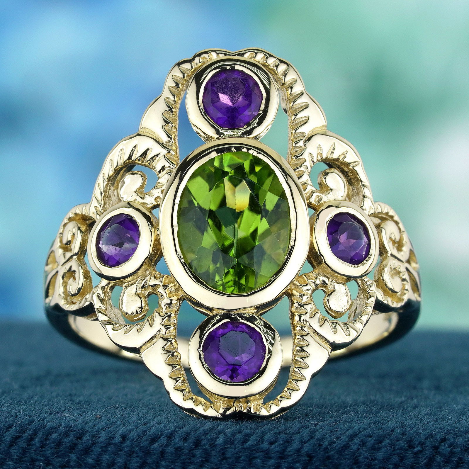 9K Yellow Gold Natural Peridot Amethyst Vintage Style Cocktail Ring (1 of 8)