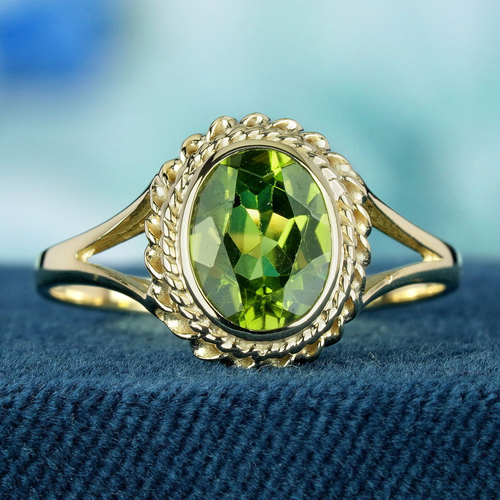 9K Yellow Gold Natural Peridot Vintage Style Rope Ring (1 of 8)