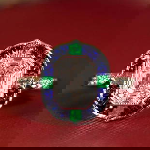 18K White Gold Illusion Setting Diamond Emerald Sapphire Art Deco Style Engagement Ring: Ring InformationStyle: Art-decoMetal: 18K White GoldTotal weight: 4.25 g. (approx. total weight)Size: US7Center Gemstones Type: DiamondShape: Multi Shape Illusion SettingAverage Color: GAver