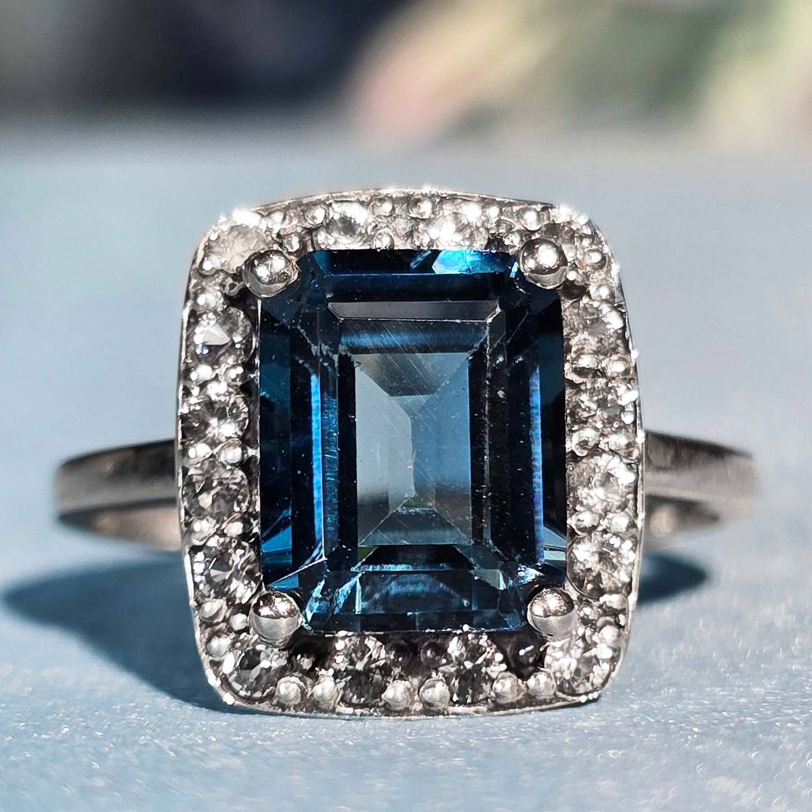 Silver 925 Natural London Blue Topaz and White Topaz Vintage Style Solitaire Ring (1 of 4)