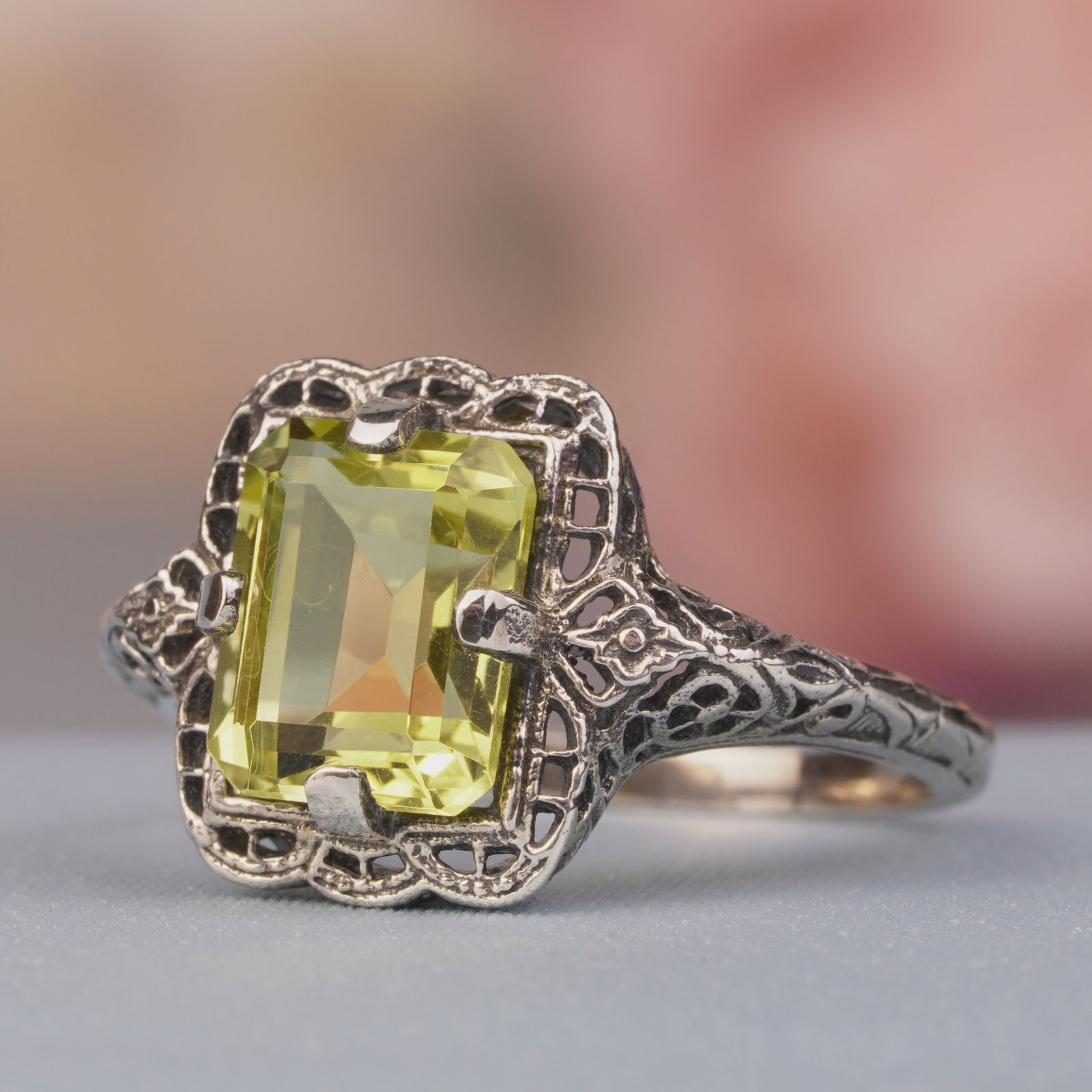 Silver925 Natural Lemon Quartz Vintage Filigree Ring: CHARACTERISTICSStatus: In stockOrigin: ThailandMetal: Silver 925Ring Size: US 10Total Gemstones Weight: 3.32 carat. (approx.)Total Gram Weight: 3.44 g. (approx.)*Pictures have been enlarged to show de