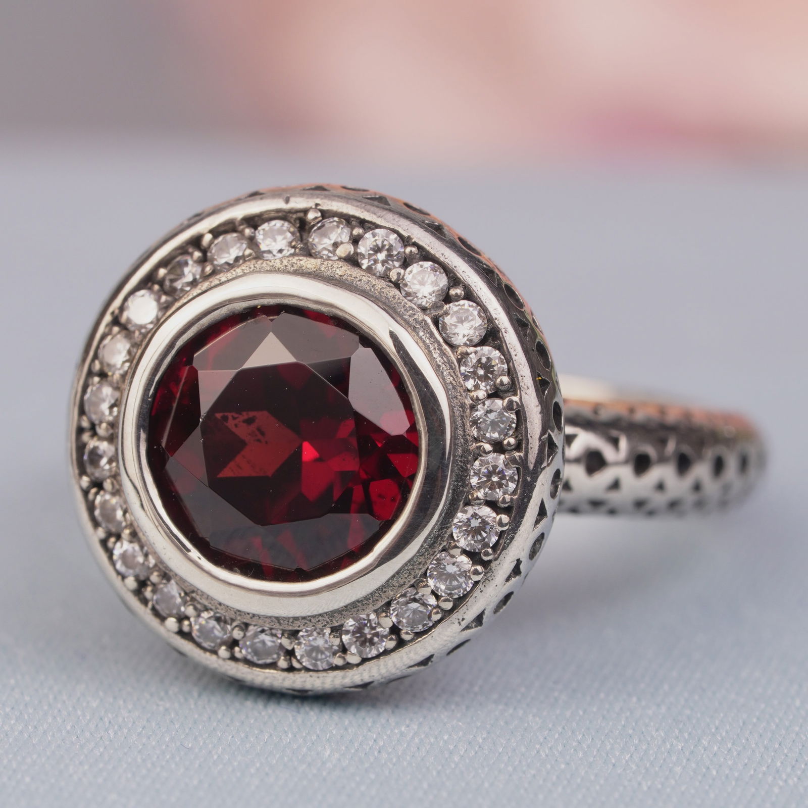Silver925 Garnet Cubic Zirconia Vintage Filigree Ring in Silver925: CHARACTERISTICSStatus: In stockOrigin: ThailandMetal: Silver 925Ring Size: US 8Total Gemstones Weight: 3.02 carat. (approx.)Total Gram Weight: 7.14 g. (approx.)*Pictures have been enlarged to show det