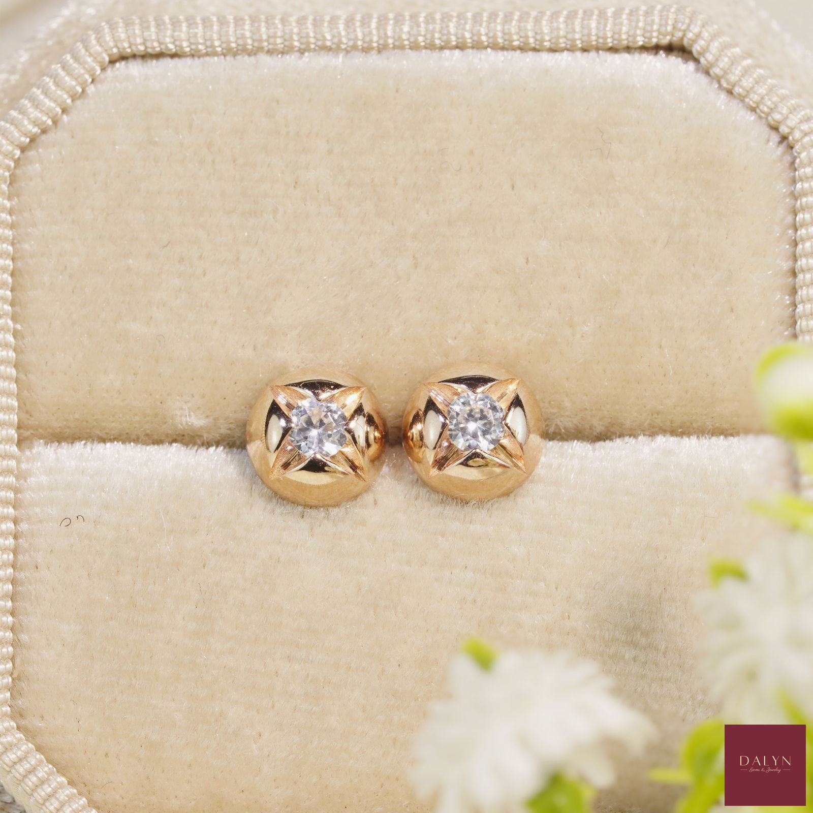 18K Rose Gold Plate Sterling Silver Natural White Zircon Star Stud Earrings: 18K Rose Gold Plate Sterling Silver Natural White Zircon Star Stud Earrings Stone: Natural White Zircon Metal: Gold plated silver 925 Approx. Weight: 1.73 g. Approx. Gemstone Weight: 0.30 carat Locati