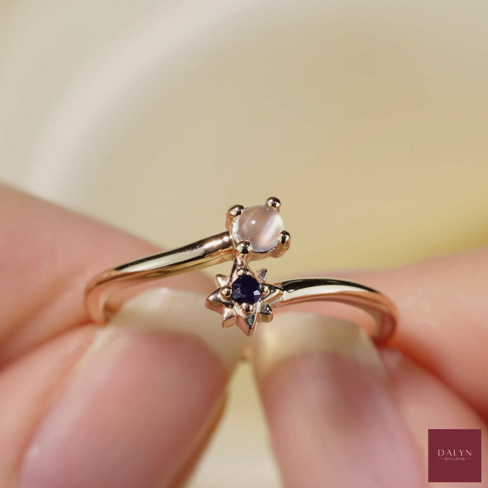 18K Rose Gold Plate Sterling Silver Natural Moonstone and Blue Sapphire Ring: No Reserve! 18K Rose Gold Plate Sterling Silver Natural Moonstone and Blue Sapphire Ring Stone: Natural Moonstone, Blue Sapphire Metal: Gold plated silver 925 Approx. Weight: 1.52 g. Approx. Gemstone