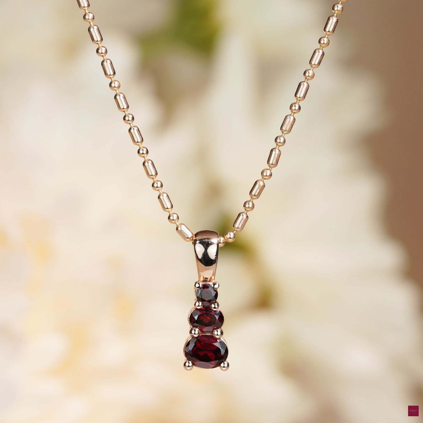 18K Rose Gold Plate Sterling Silver Natural Garnet Drop Pendant (No chain): No Reserve! 18K Rose Gold Plate Sterling Silver Natural Garnet Drop Pendant Stone: Natural Garnet Metal: Gold plated silver 925 Approx. Weight: 1.04 g. Approx. Gemstone Weight: 0.75 carat Location: Th