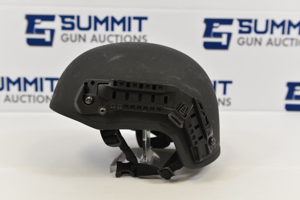 Busch Protective AMP-1TP High-Cut Ballistic Level: Made in Germany. The most durable aramid ballistic helmet from Busch PROtective was examined in accordance with the VPAM3 and DEA-FBI Ballistic Helmet Protocols. The AMP-1TP provides top-tier ballisti