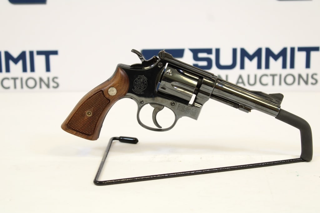 Smith & Wesson Model 10 .38 Spl: A classic piece of American firearms history – this Smith & Wesson Model 10 K Frame Revolver in .38 Special CTG is believed to be from the 1970s or 1980s. This iconic double-action revolver has stoo