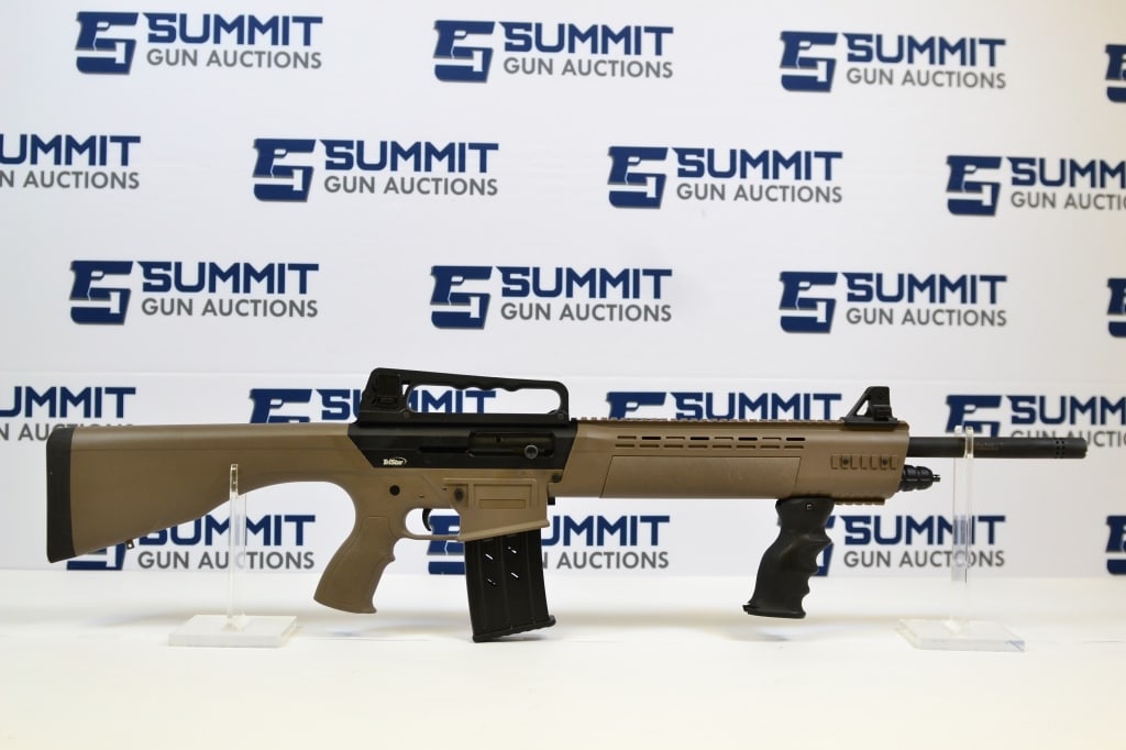 TriStar KRX 12ga: This Tristar KRX is a very fun range gun. Magazine-fed with integrated optic rail, it is ready for any setup. Has a very nice oxide finish and plastics are in very good condition. Please see photos. -