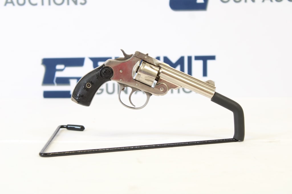 Iver Johnson Top-Break Revolver .32 S&W: This Iver Johnson Arms & Cycle Works revolver is perfect for the collector and appears to be in working condition. Sold as-is. Please see photos. - Bore: Dark , Action: Single or Double - 3