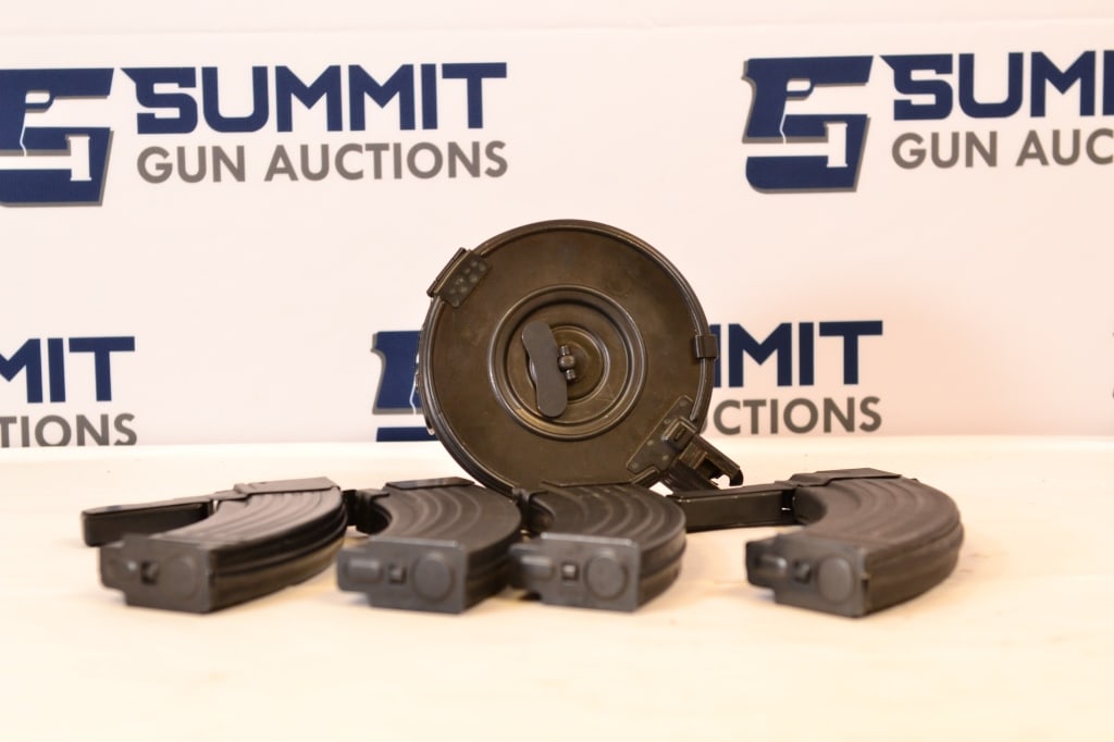 Various Manufacturers Lot of (5) AK-47 Magazines: Up for auction is a lot of (4) steel AK-47 magazines. Including a drum magazine. Manufacturers are unknown. Please see photos. - Bore: , Action: -