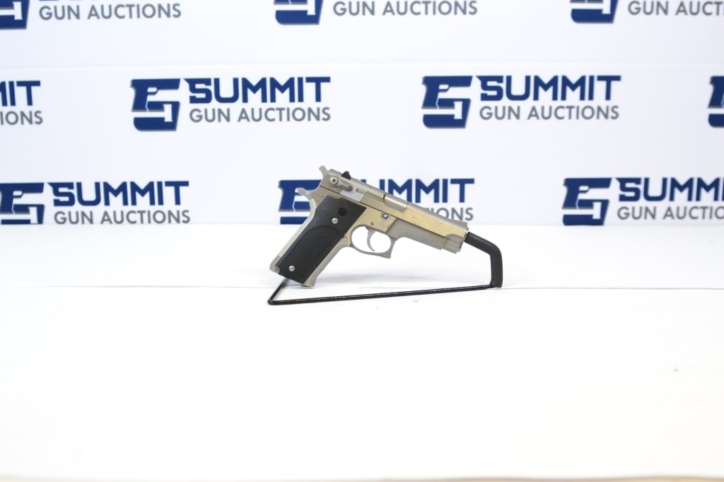 Smith & Wesson Model 659 9mm: This Smith & Wesson 659 comes chambered in 9mm parabellum and has a 4.25 inch barrel. It features the original black grips, fixed front and rear sights, and a stainless finish. Equipped with one magaz