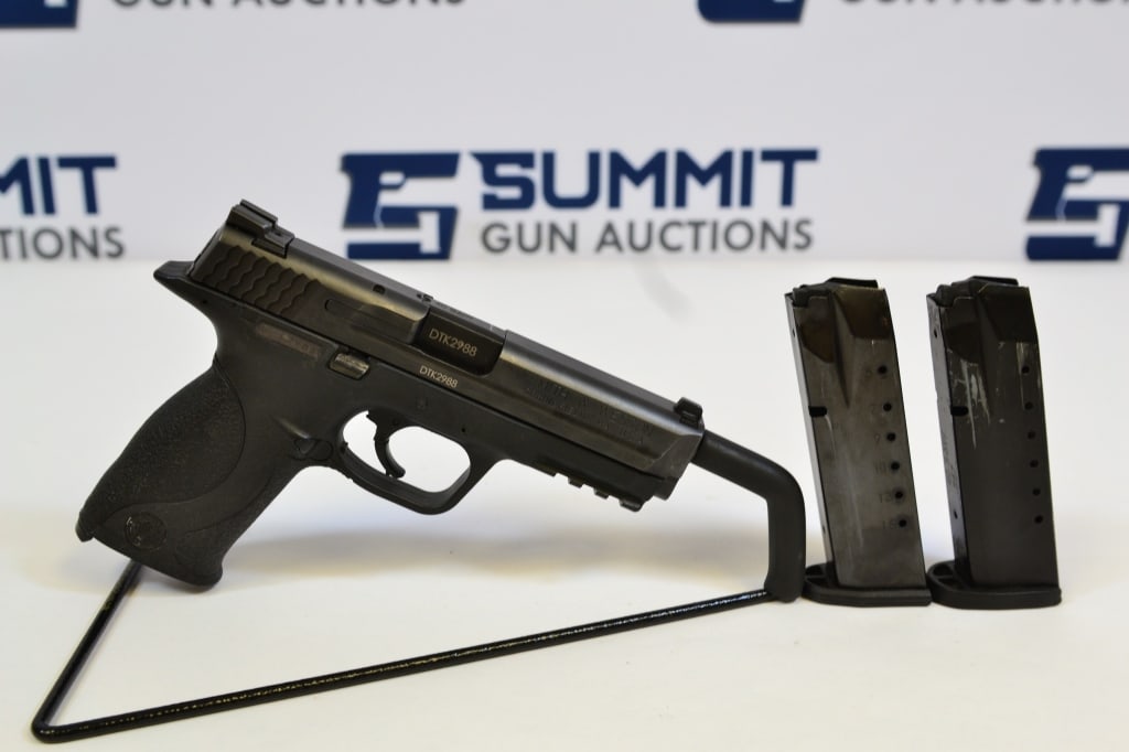 Smith & Wesson M&P 40 .40 S&W: This Smith & Wesson M&P 40 comes with adjustable front and rear sights, two magazines, and shows normal signs of usage. Please see photos. ; Barrel Length: 4.25 ; Bore: Shiny ; Action: Semi ; SN# DTK2