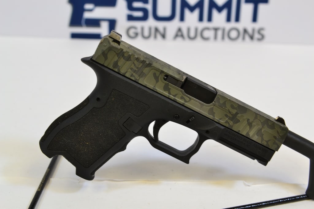 Palmetto State Armory Dagger Compact 9mm: Up for auction is PSA 9mm compact with a 4" barrel, trigger safety, camo slide, and no magazine. Overall in good condition. Please see photos. ; Barrel Length: 4 ; Bore: Shiny ; Action: Semi ; SN# FG0