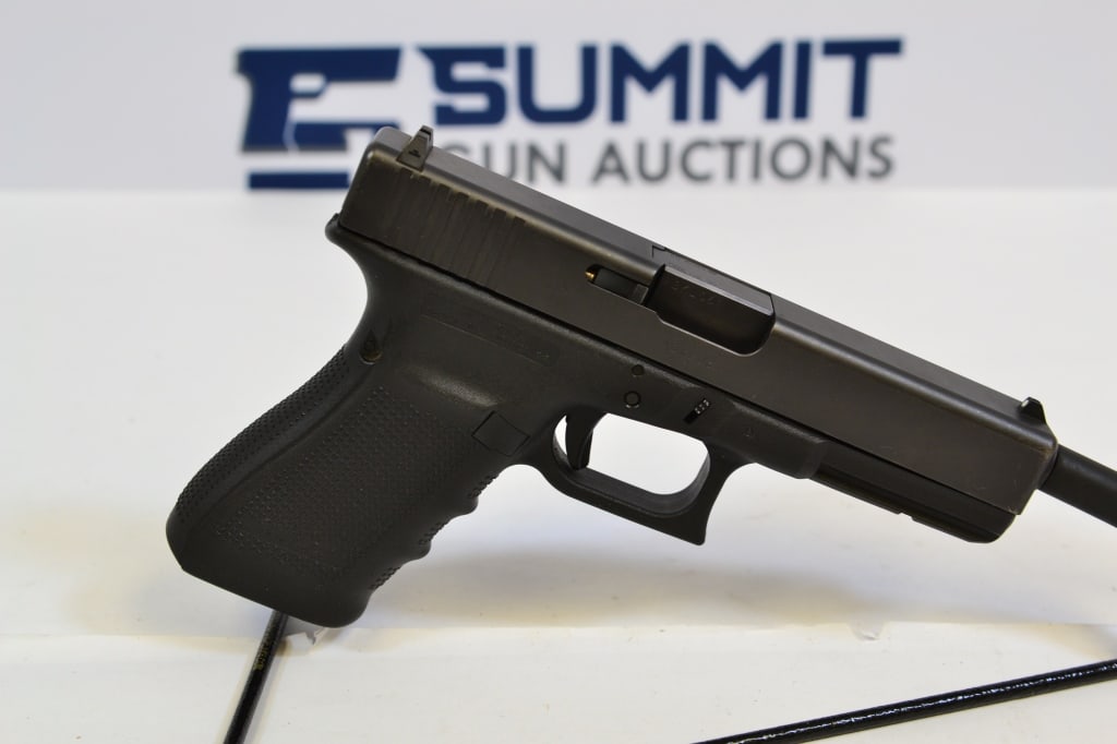 Glock 21 Gen 4 .45 Auto: Up for auction is a USA manufactured Glock .45 caliber. Comes with original Glock front and rear sights, lower rail mount, trigger safety. Please see photos. ; Barrel Length: 4.5 ; Bore: Shiny ; Actio