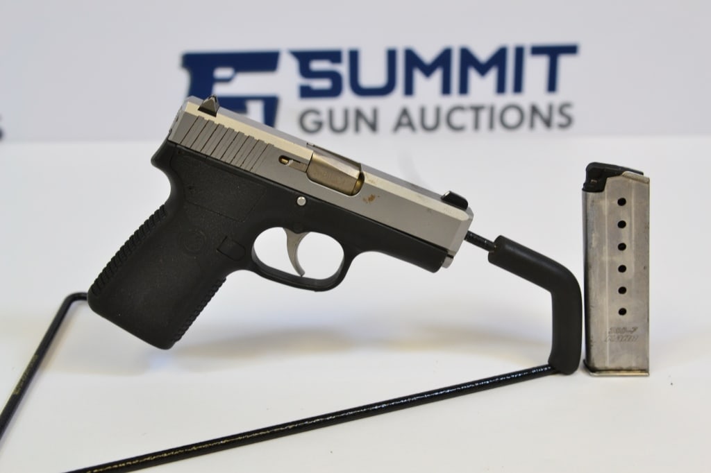 Kahr CT380 .380 CT: Up for auction is a .380 pocket pistol. This two-toned Kahr comes with fixed front and fixed rear sights, slim frame and (1) magazine. Overall in good condition. Please see photos. ; Barrel Length: 3 