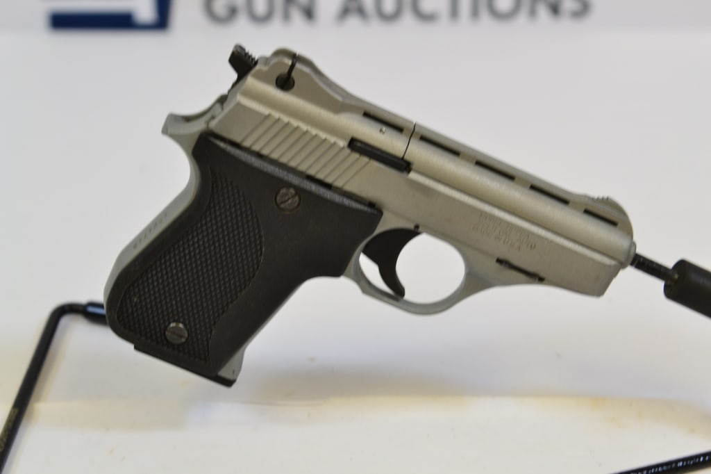 Phoenix Arms HP22A .22LR: Up for auction is a 3 inch barrel, .22 pistol for compact use. Comes with ramped front sights, fixed rear sights, selector safety, plastic grips, and (1) magazine. Overall in very good condition. Plea