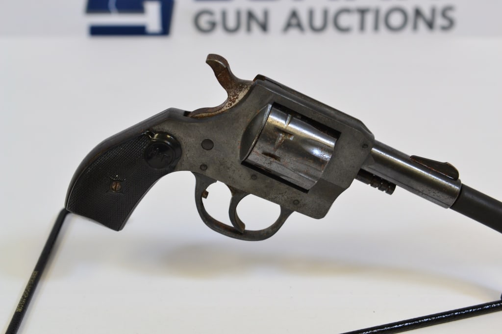 H&R Inc 929 .22LR: Up for auction is an H&R 9-shot revolver. Chambered in .22 this revolver is perfect for plinking. Comes with ramped front sights and grooved rear sights. Original H&R grips. Overall in fair condition 