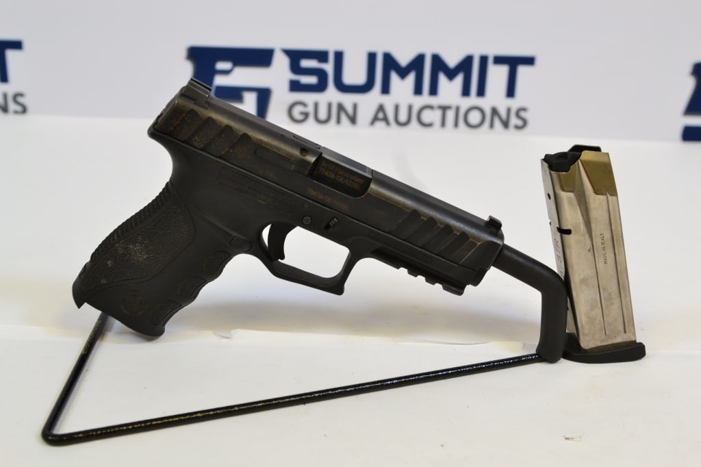 Stoeger STR-9 9mm: Up for auction is a Turkish made and Stoeger imported 9mm pistol. Comes with fixed front and rear sights. Trigger safety, lower rail mount, visible rust on slide, (1) magazine. Please see photos. ; Ba