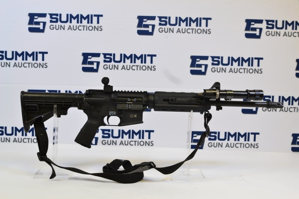 Rock River LAR-15 5.56 NATO: Up for auction is a Rock River LAR-15 semi-auto rifle chambered in 5.56. This police rifle features a 16 inch barrel, magpul handguard with a tac light attached, magpul flip rear and raised front sigh