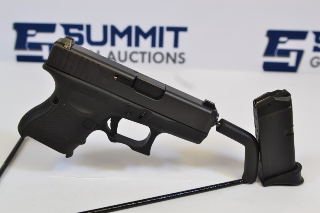 Glock 26 Gen 4 9mm: Up for auction is a fourth generation Glock 26 chambered in 9mm. This pistol comes with night sights, one magazine, trigger safety, and is in overall good condition. Please see photos. - Barrel Length