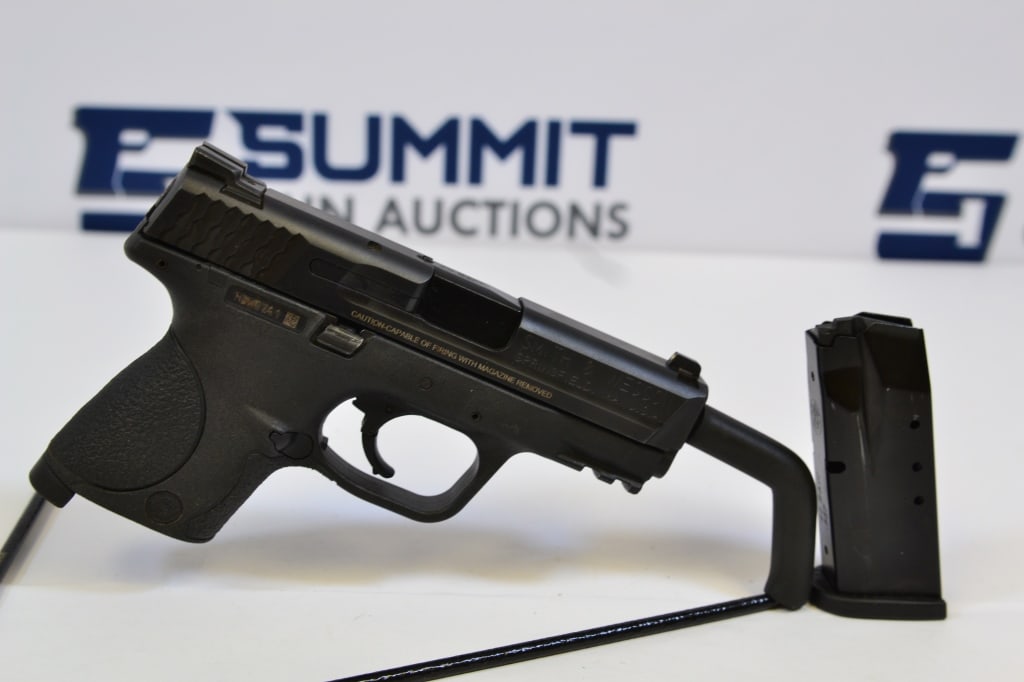 Smith & Wesson M&P 40c .40 S&W: This M&P 40c comes with fixed front and rear sights, one magazine, and is in good condition overall. Please see photos. - Barrel Length: 3.5 ; SN#:HDW0741 - Bore: Shiny ; Action: Semi