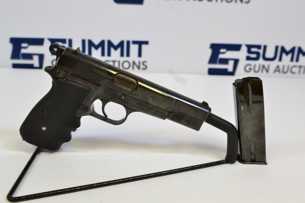 FEG P9M "Lietuva-Policija" .40 S&W: This pistol comes with fixed front and rear sights, one magazine, rubber grips. Has "Lietuva-Policija" for Lithuania Police marked on the slide. Imported by SSME. Please see photos. - Barrel Length: 4