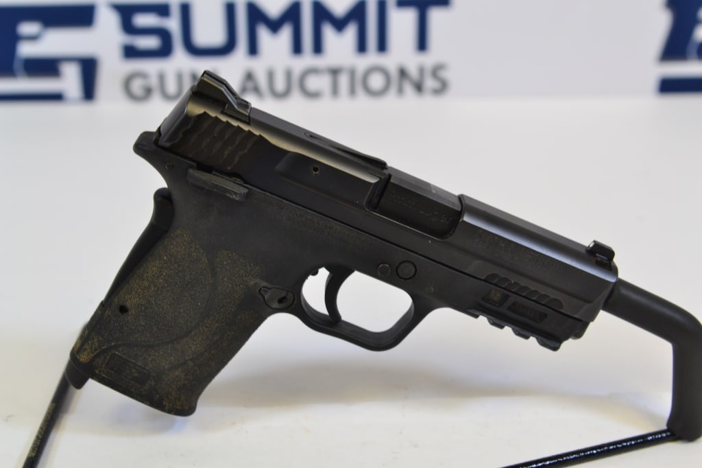 Smith & Wesson M&P 9 Shield EZ 9mm Luger: Up for auction is a Smith & Wesson M&P 9 Shield EZ semi-auto pistol chambered in 9mm Luger. This 9 features a 3.5 inch barrel, fixed sights, pic rail under the barrel, and grip safety. This firearm is