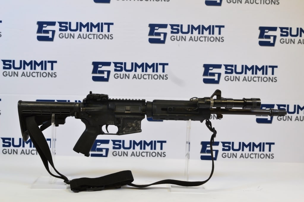 Rock River Arms LAR-15 5.56 Nato: Up for auction is a Rock River LAR-15 semi-auto rifle chambered in 5.56. This rifle features a 16 inch barrel, magpul handguard with a tac light attached, magpul flip rear and raised front sights, and