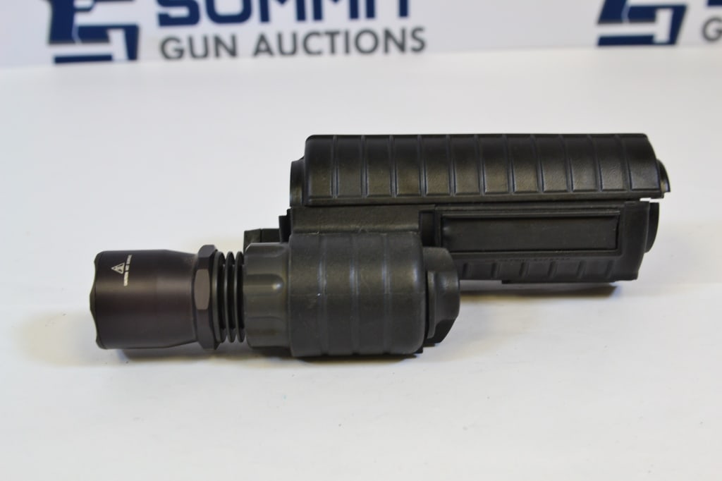 Surefire M500A-WH Tactical Light: SureFire Millennium M500A Colt Carbine WeaponLight replaces the weapon's original handguards and features built-in switching without any exposed wiring. Because of AR Handguards & Forends's lightweigh