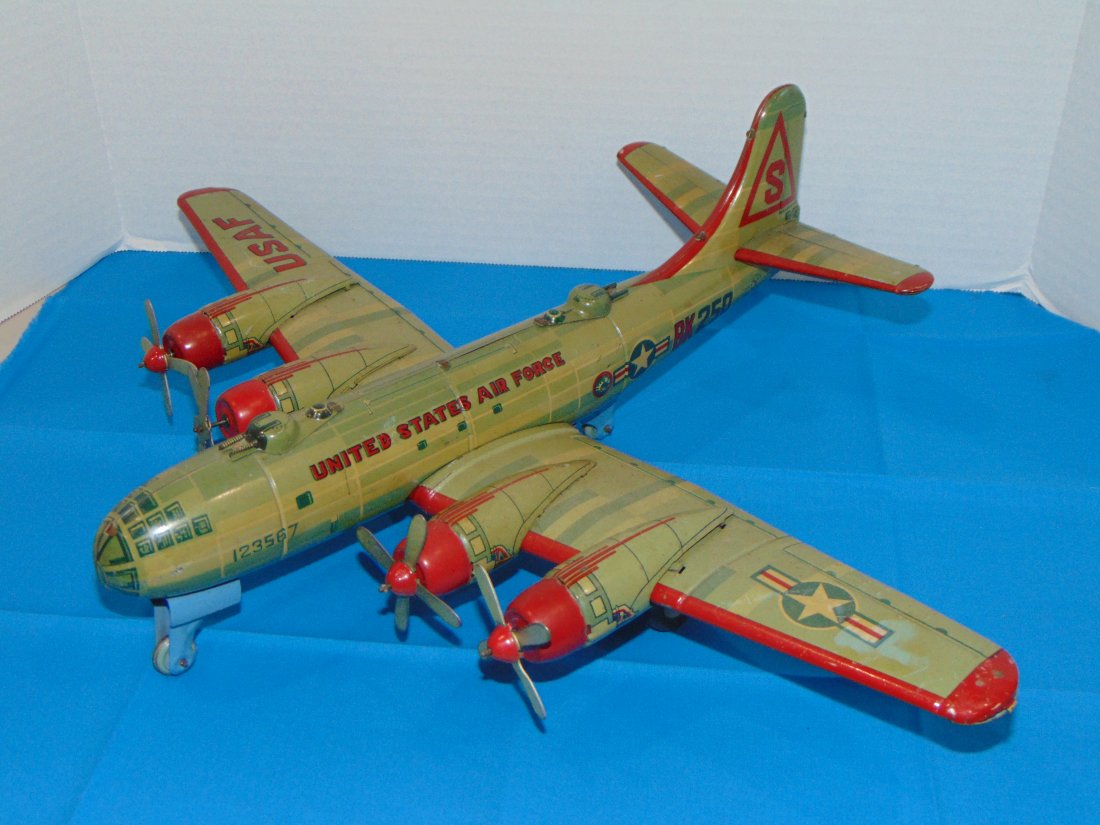Japanese YONEZAWA Tin Friction BK250 Air Force B-29 Bomber Airplane (1 of 15)