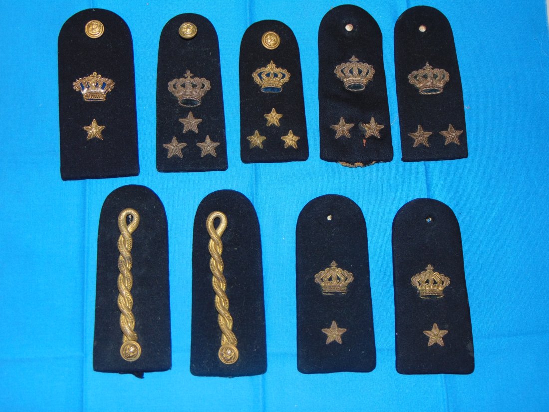 Lot of WWI - WWII Italian Navy Shoulder Boards: NICE ASSORTED LOT OF ITALIAN NAVY SHOULDER BOARDS, 5 SINGLES AND 2 PAIRS.