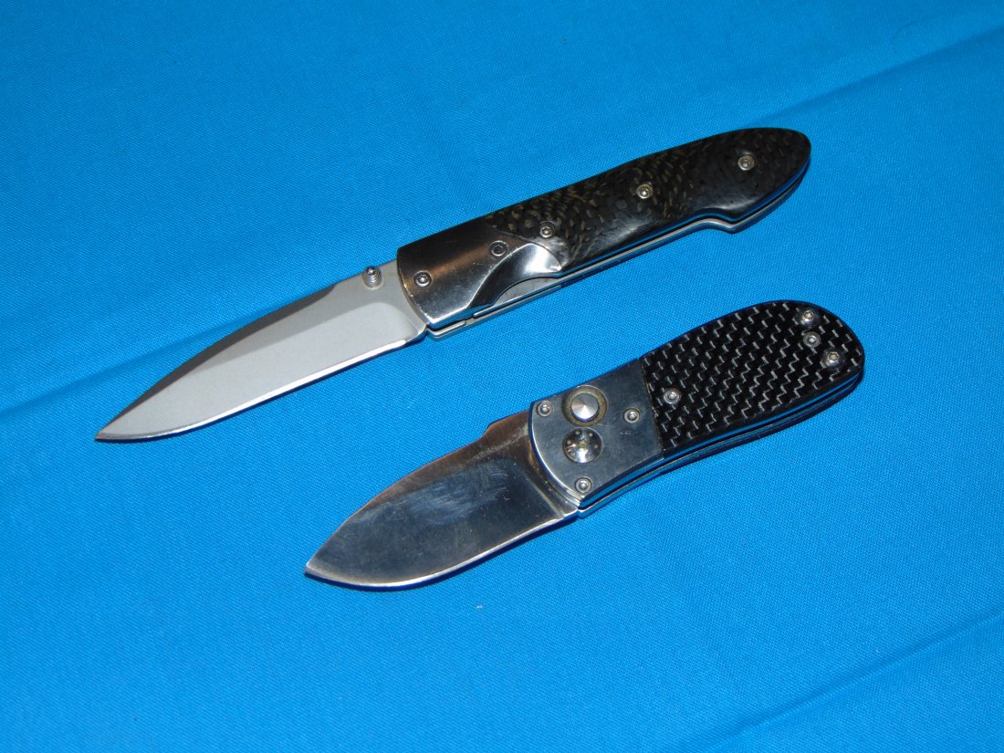 2 Custom Made Folding Knives, Unmarked w/ Carbon Fiber Grips, 1 Linerlock, 1 Automatic (1 of 6)