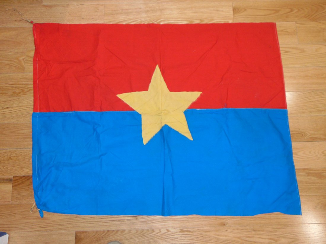 VIETNAM War GI Bringback Souvenir NVA Vietcong Flag, 32"x42" (1 of 10)
