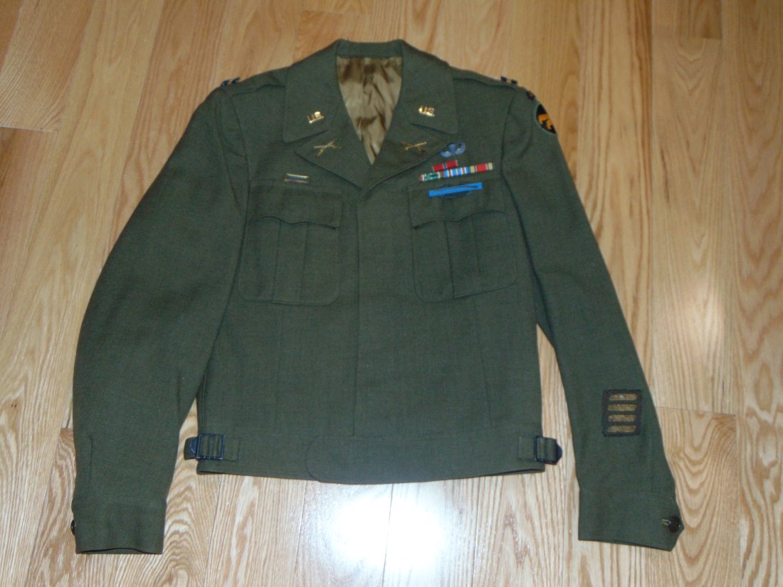 WWII Uniform Ike Jacket, 17th Airborne Paratrooper Captain w/ Wings, Ribbons (1 of 12)