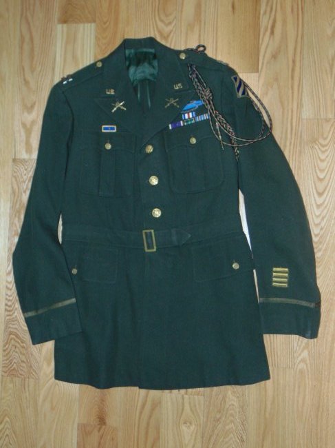 Named WWII Uniform Jacket, 3rd Infantry Division, 15th Regiment Captain w/ Silver Star Ribbon (1 of 8)