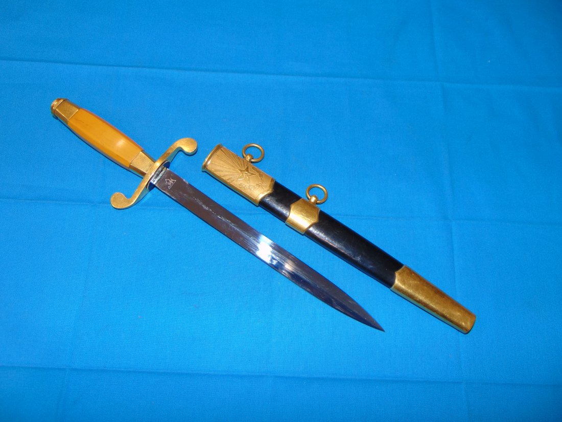 Superb Cold War Russian Army Officers Dress Dagger (1 of 11)