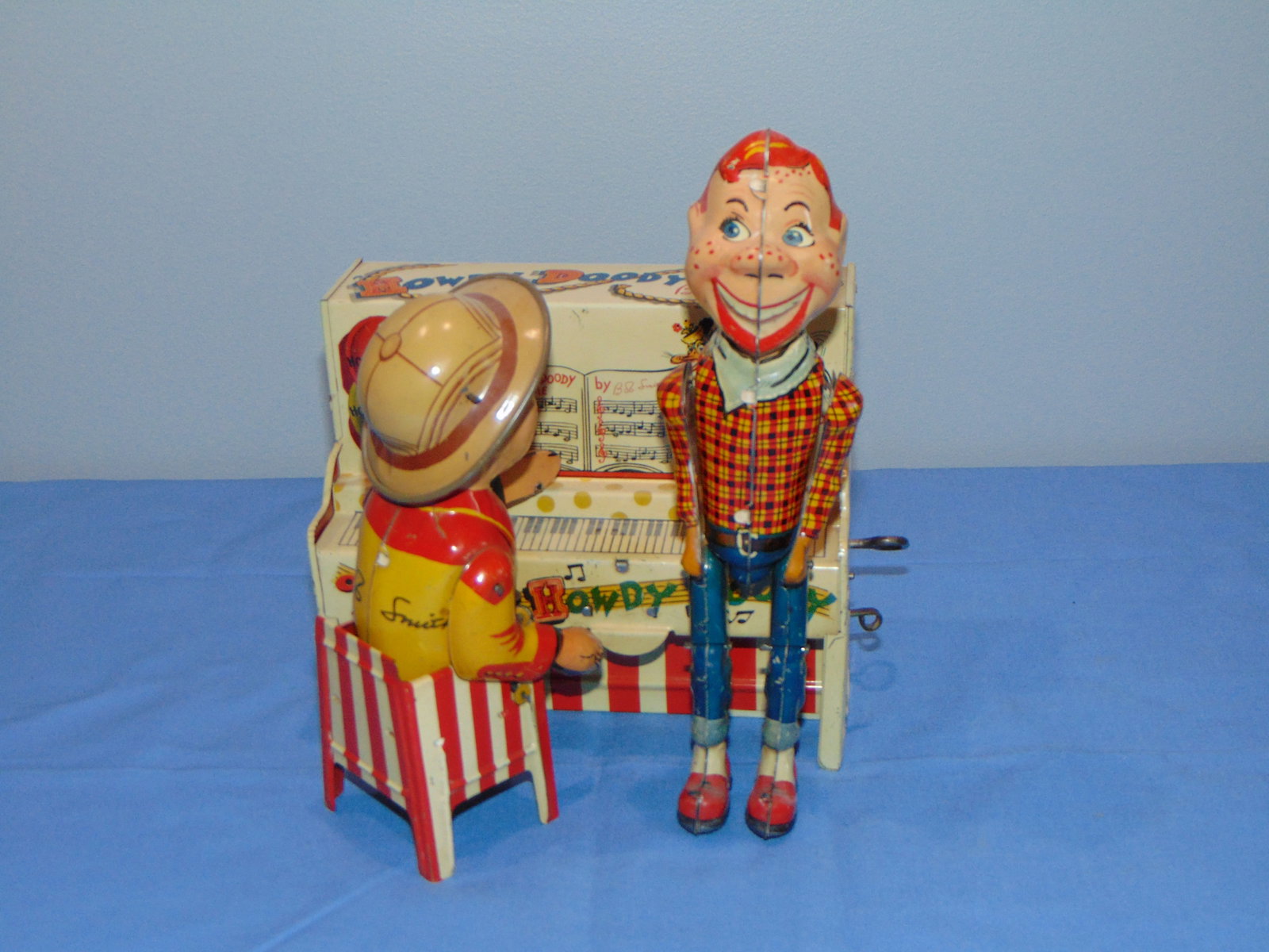 Original Antique Pressed Steel Tin Toy Wind-Up, Bob Smith Howdy Doody & Piano (1 of 7)